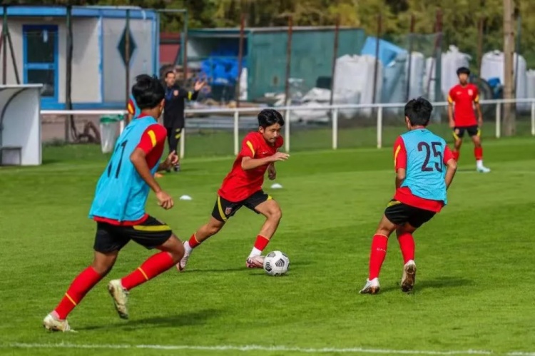 U-14國家男足選拔隊(duì)赴法國拉練 4-0第戎梯隊(duì) 0-0巴黎圣日耳曼梯隊(duì)