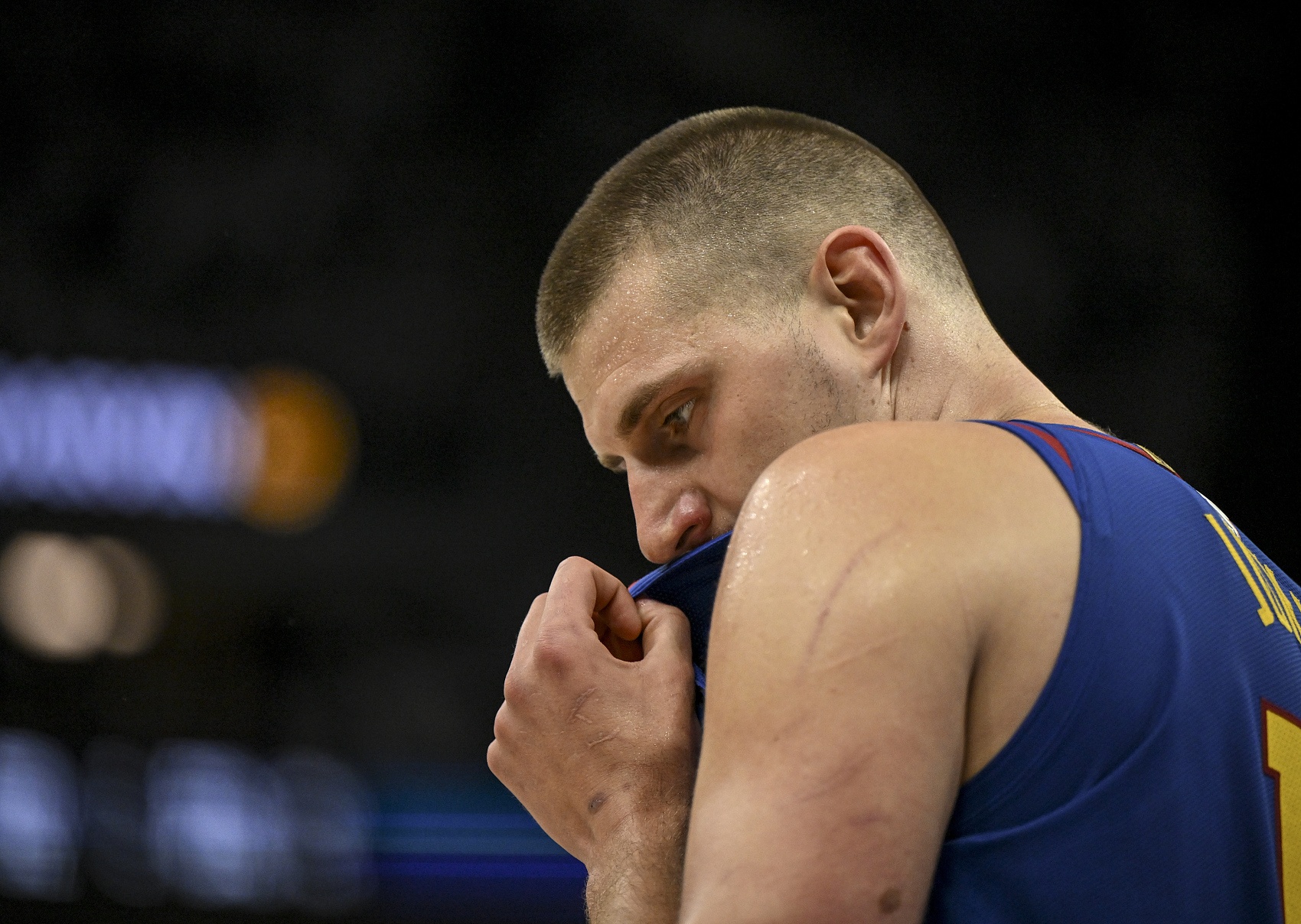 約基奇單場砍至少37分18板15助 NBA歷史首人！！